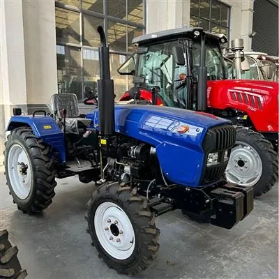Kompaktni traktor s 4 kotača 30 KS – snažan i svestran za male farme